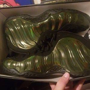 Nike foamposite !! Authentic!!